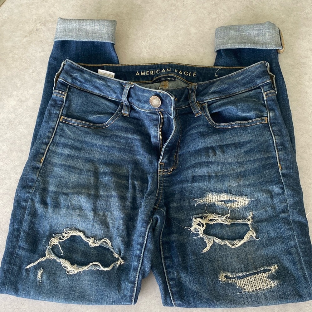 Women’s 6 long American Eagle Super stretch.